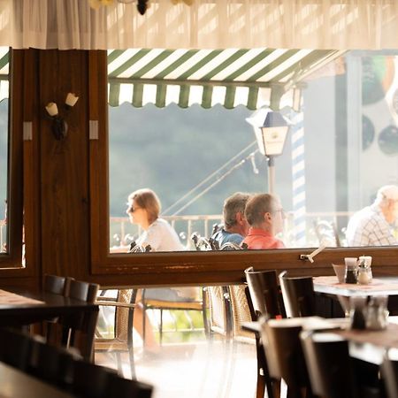 Hotel Restaurant Moselblick Wintrich Extérieur photo
