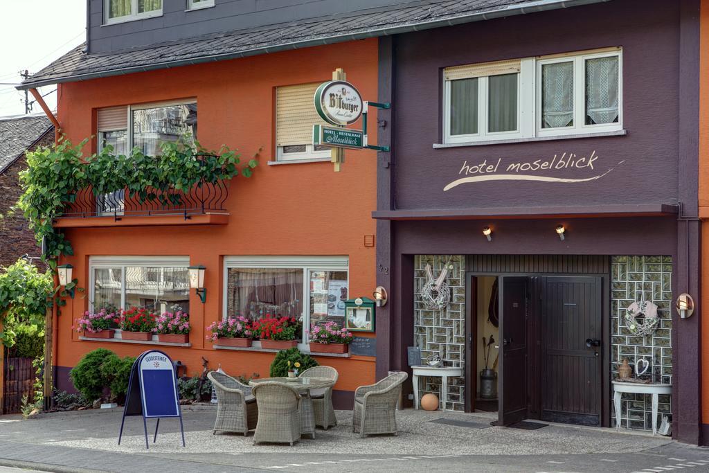 Hotel Restaurant Moselblick Wintrich Extérieur photo