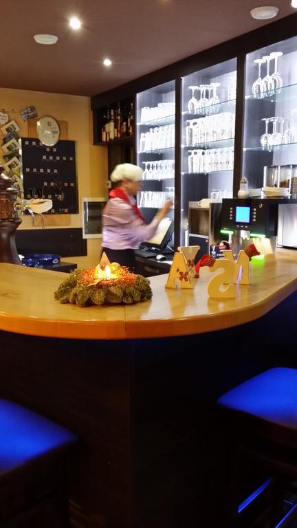 Hotel Restaurant Moselblick Wintrich Extérieur photo